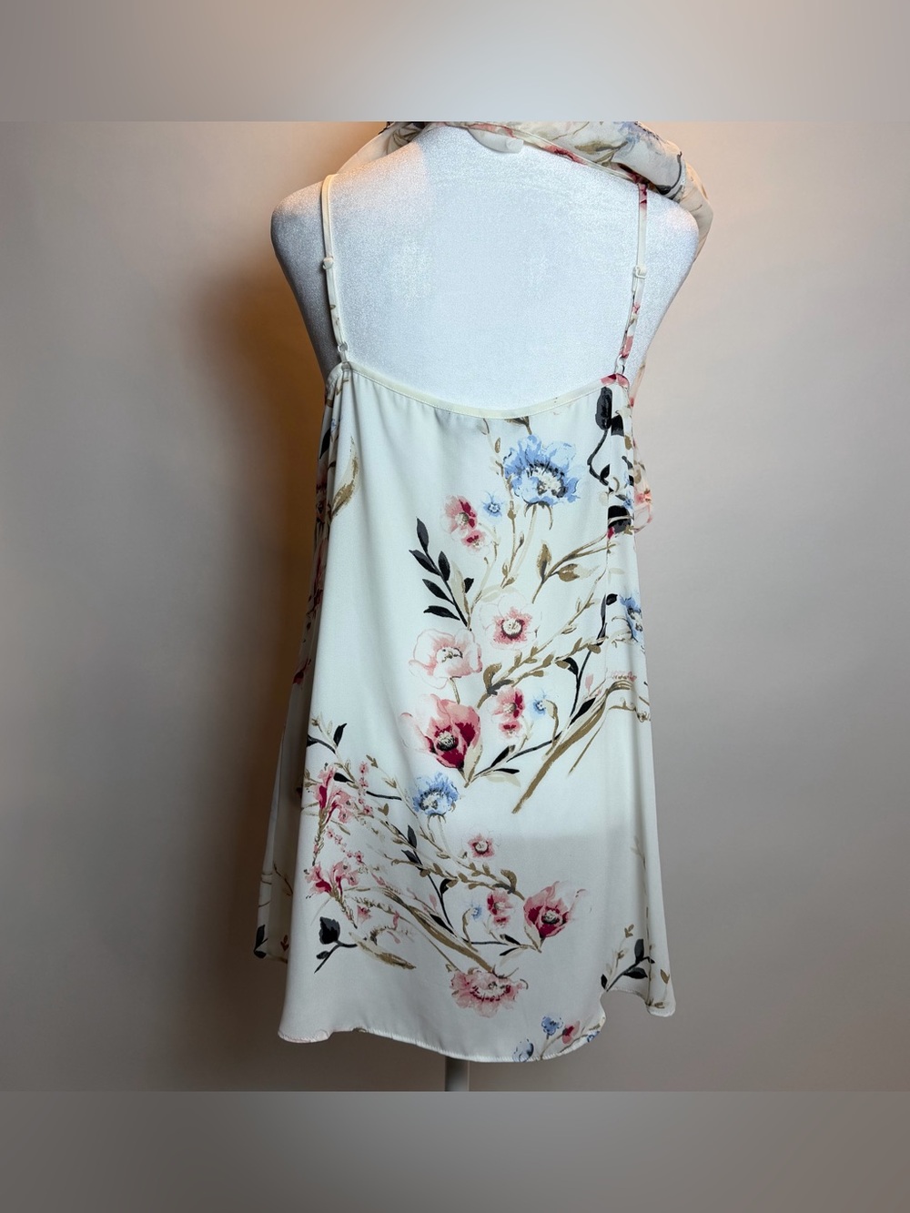 White House Black Market Cream Floral Pintuck Blouse - Picture 6 of 12